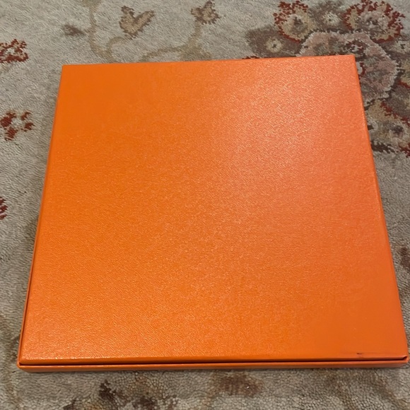 NIB Hermes Les Cavaliers D’or scarf - Picture 8 of 8